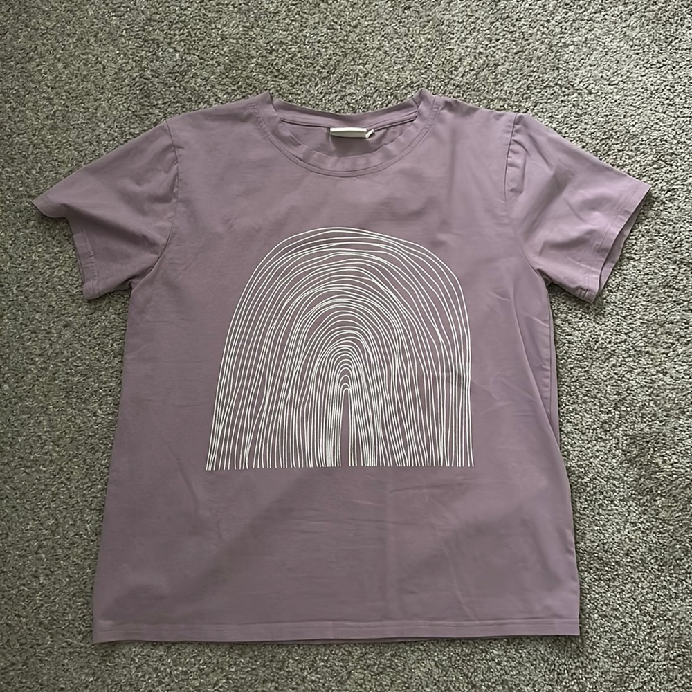 Love Olive boutique tee. Size M. Lavender. Like new.